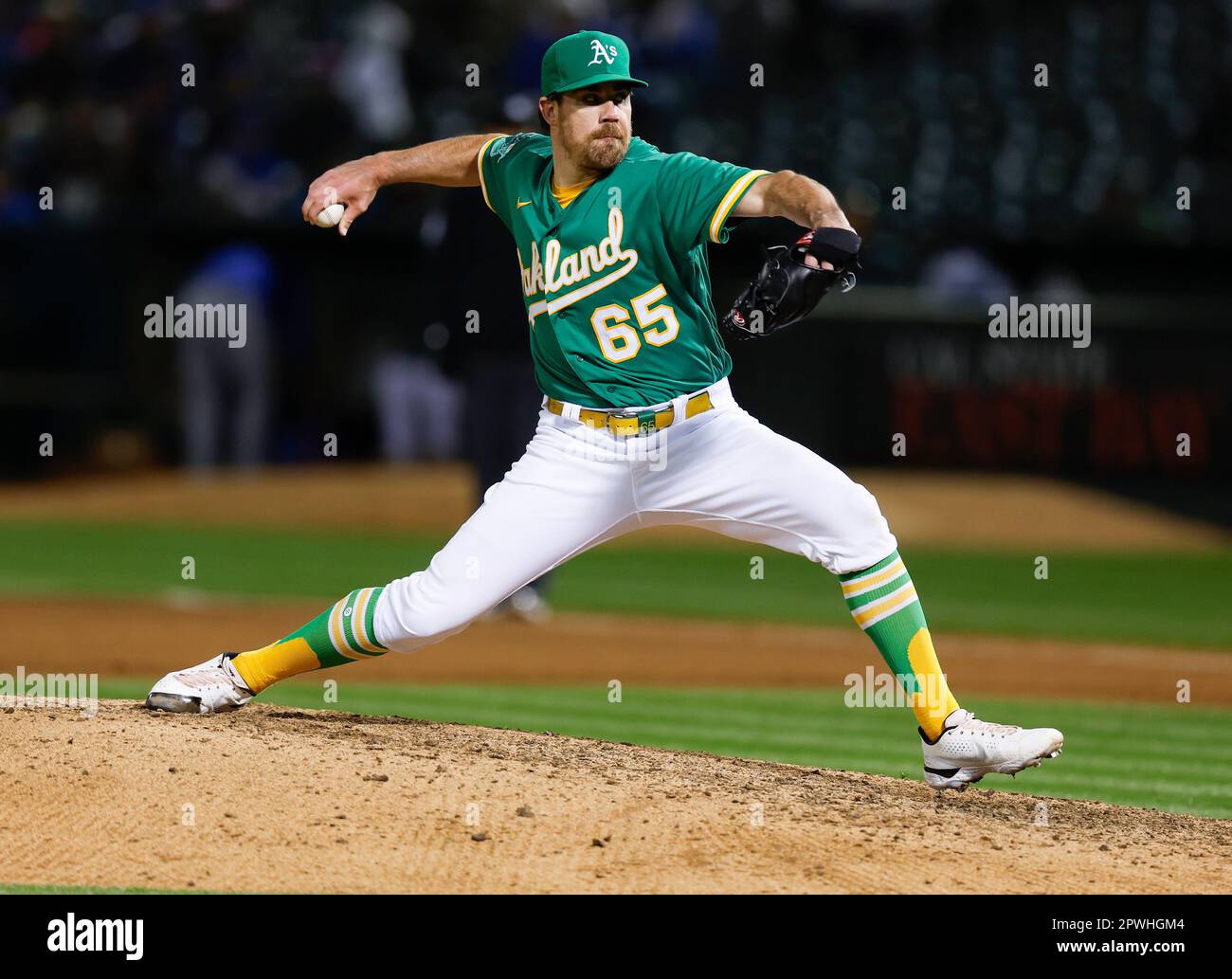 Oakland, États-Unis. 18th avril 2023. Dans cette photo du 18 avril 2023, le Trevor May (65) d'Oakland Athletics se lance contre les Chicago Cubs dans le huitième repas au Coliseum d'Oakland, Californie. (Photo de Nhat V. Meyer/Bay Area News Group/TNS/Sipa USA) crédit: SIPA USA/Alay Live News Banque D'Images