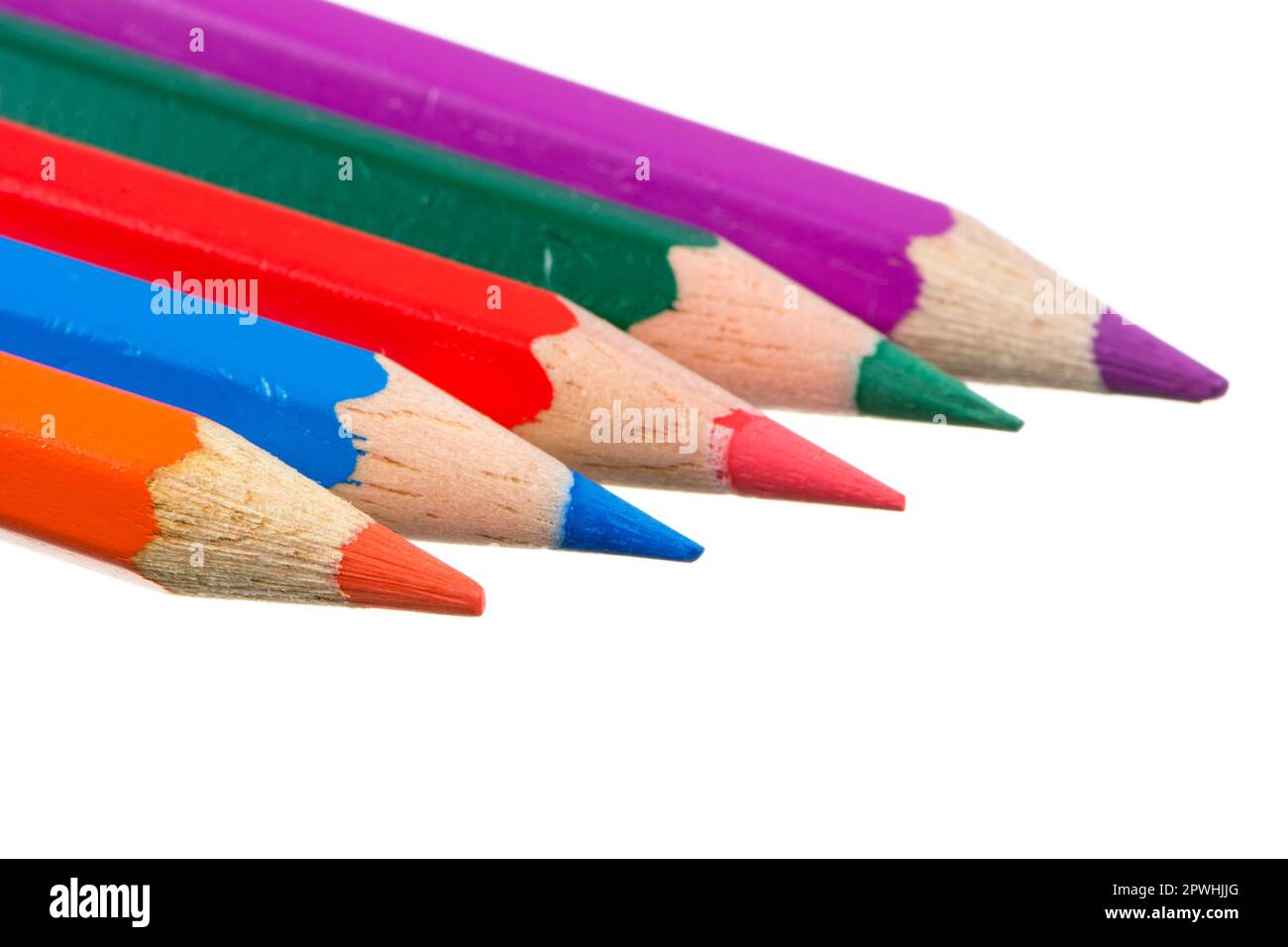 En bois isolé de macro crayons de couleur Banque D'Images