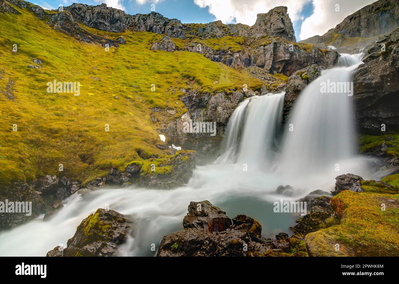 Détail de la chute d'eau de Klifbrekkufossar en Islande Banque D'Images