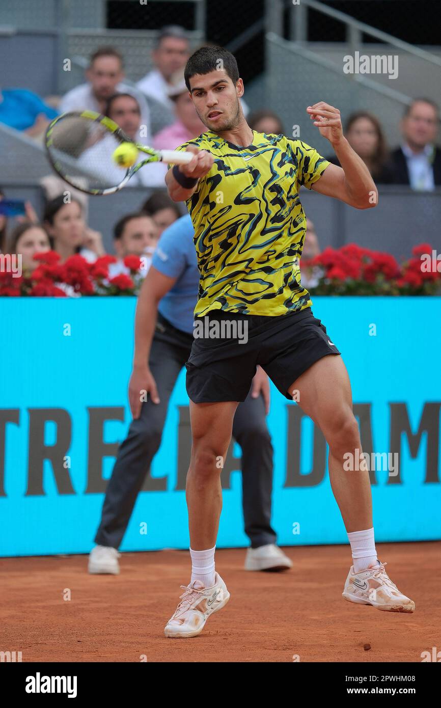 Madrid, Espagne. 30th avril 2023. Carlos Alcaraz d'Espagne contre Grigor Dimitrov de Bulgarie lors de leur troisième match de la Mutua Madrid Open à la Caja Magica à Madrid. Victoire de Carlos Alcaraz (6-2, 7-5) (photo d'Atilano Garcia/SOPA Images/Sipa USA) Credit: SIPA USA/Alay Live News Banque D'Images