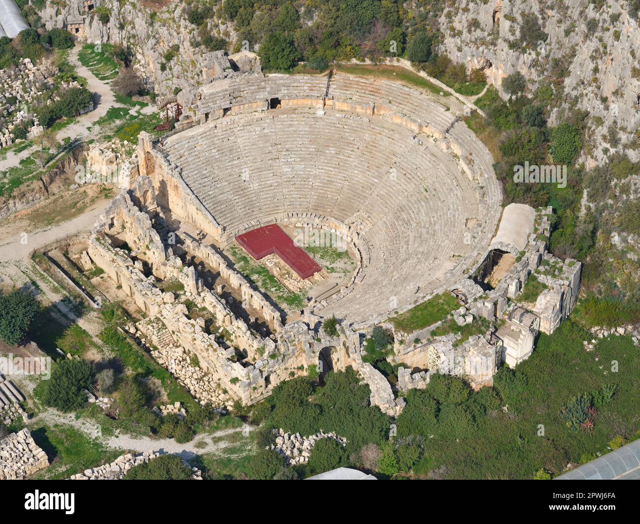 VUE AÉRIENNE. GRECO-Théâtre romain de Myra. Alakent, province d'Antalya, Turquie. Banque D'Images