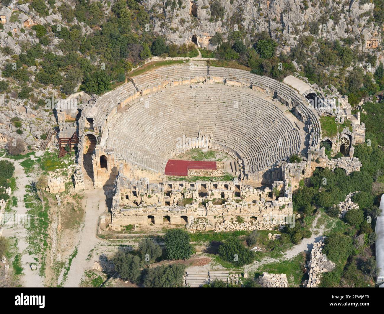 VUE AÉRIENNE. GRECO-Théâtre romain de Myra. Alakent, province d'Antalya, Turquie. Banque D'Images