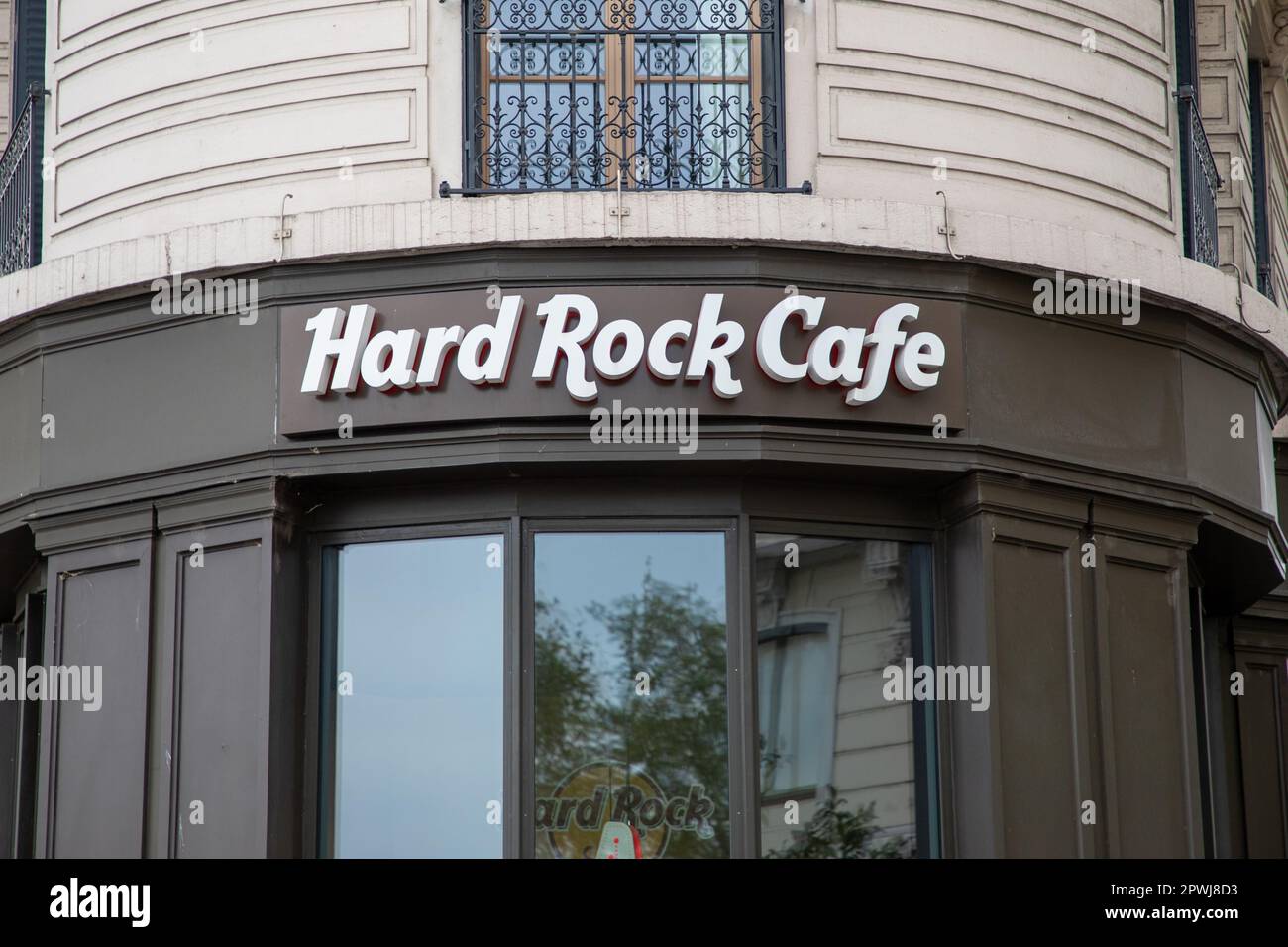 lyon , aura France - 04 20 2023 : Hard Rock Cafe signe texte et logo de marque enseigne bar restaurant façade Banque D'Images