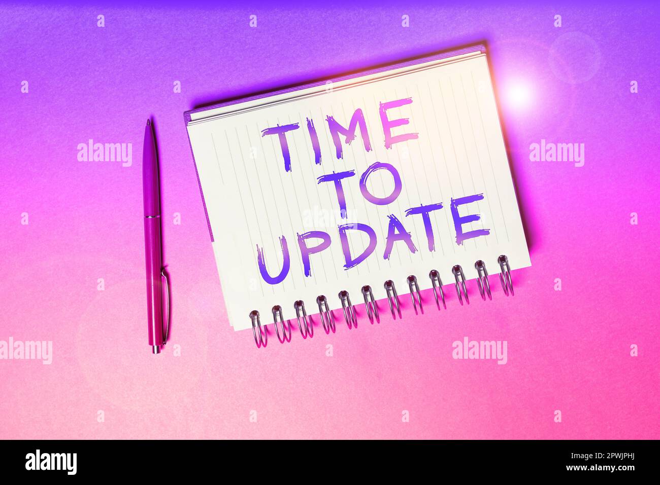 Inspiration montrant le temps de signer à mettre à jour, Business concept les dernières informations sur une situation particulière Banque D'Images