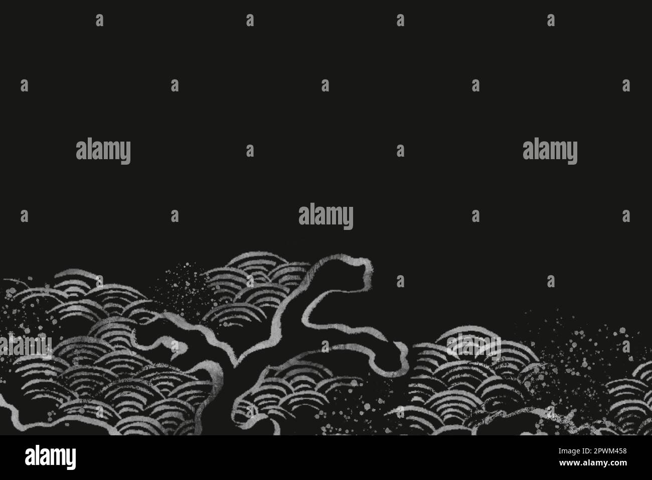 Silvery seigaiha et des vagues japonaises dynamiques sur fond noir. Illustration abstraite sombre de style japonais avec espace de copie. Motif traditionnel Banque D'Images