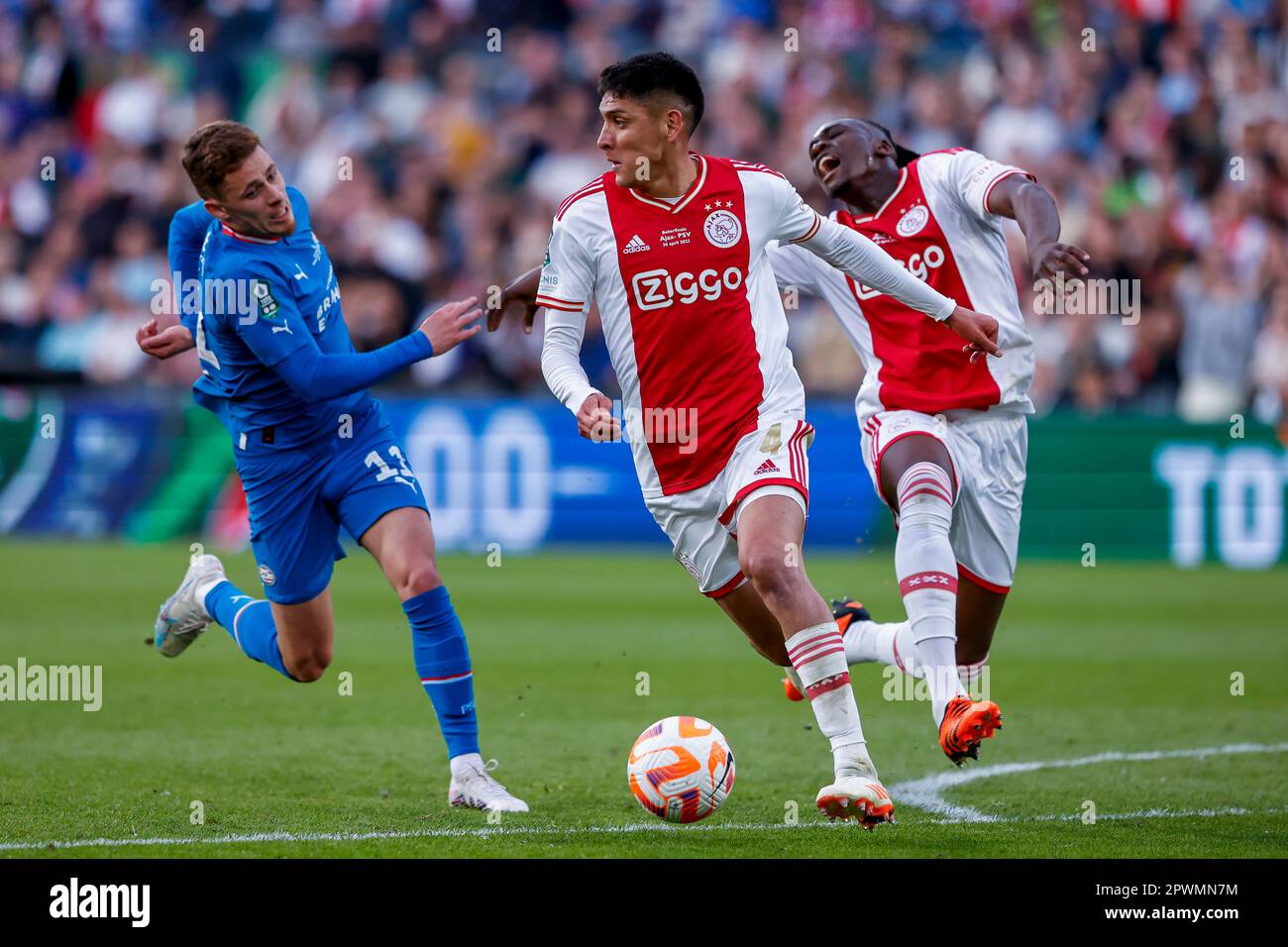 30-04-2023: Sport: Ajax / PSV KNVB Beker finale ROTTERDAM, PAYS-BAS - AVRIL 30: Thorg Hazard (PSV Eindhoven) et Edson Alvarez (Ajax) pendant le Banque D'Images