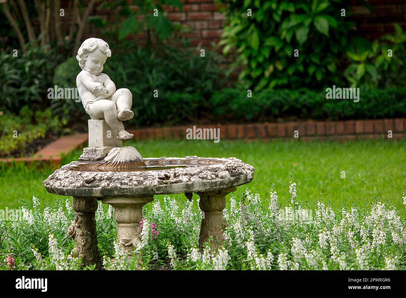 Fontaine Cupidon dans le parc Banque D'Images