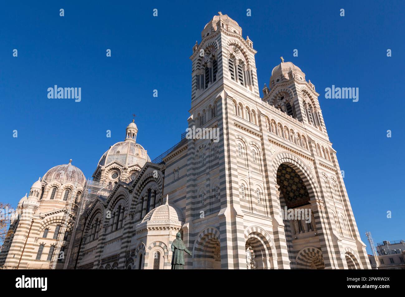 Cathédrale de Marseille, Cathédrale Sainte Marie majeure de Marseille est une cathédrale catholique romaine et un monument national de France, située à Marseil Banque D'Images