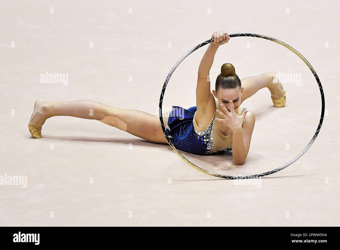 Turin, Italie. 30th avril 2023. Italie, Turin 30/04/23 Pala Gianni Asti de Turin finale six de la série nationale de Championnat de gymnastique rythmique A 2023 cercle Udinese de Tara Dragas (photo de Tonello Abozzi/Pacific Press) crédit: Pacific Press Media production Corp./Alay Live News Banque D'Images