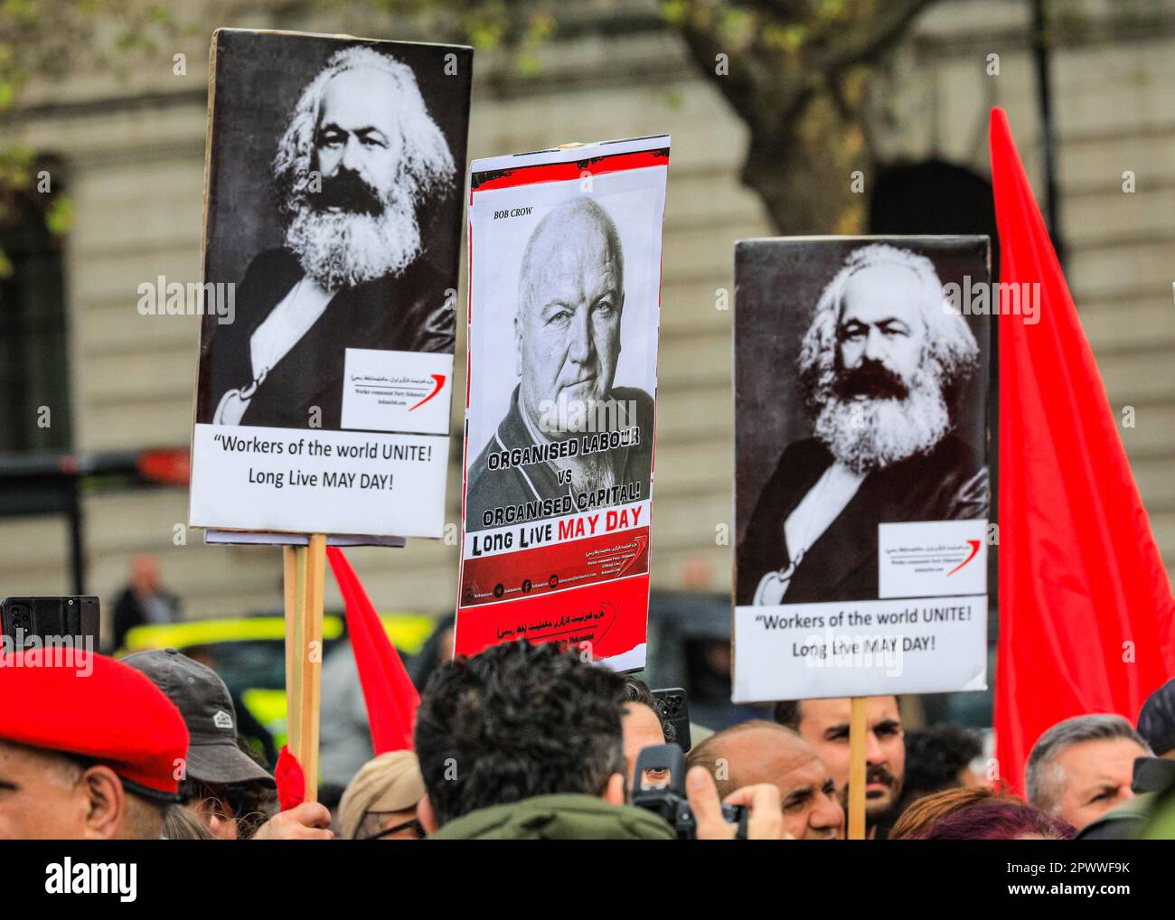 Londres, Royaume-Uni. 01st mai 2023. La marche annuelle du jour de mai s'étend de Clerkenwell au centre de Londres jusqu'à Trafalgar Square, où elle est accompagnée d'autres manifestations pour des discours de dirigeants syndicaux et d'autres, dont Mick Lynch. Credit: Imagetraceur/Alamy Live News Banque D'Images