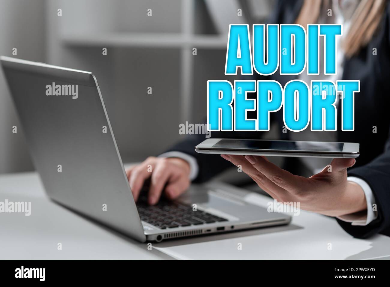 Texte montrant le rapport d'audit inspiration, Word pour une évaluation de la situation financière complète des actifs d'une entreprise Banque D'Images