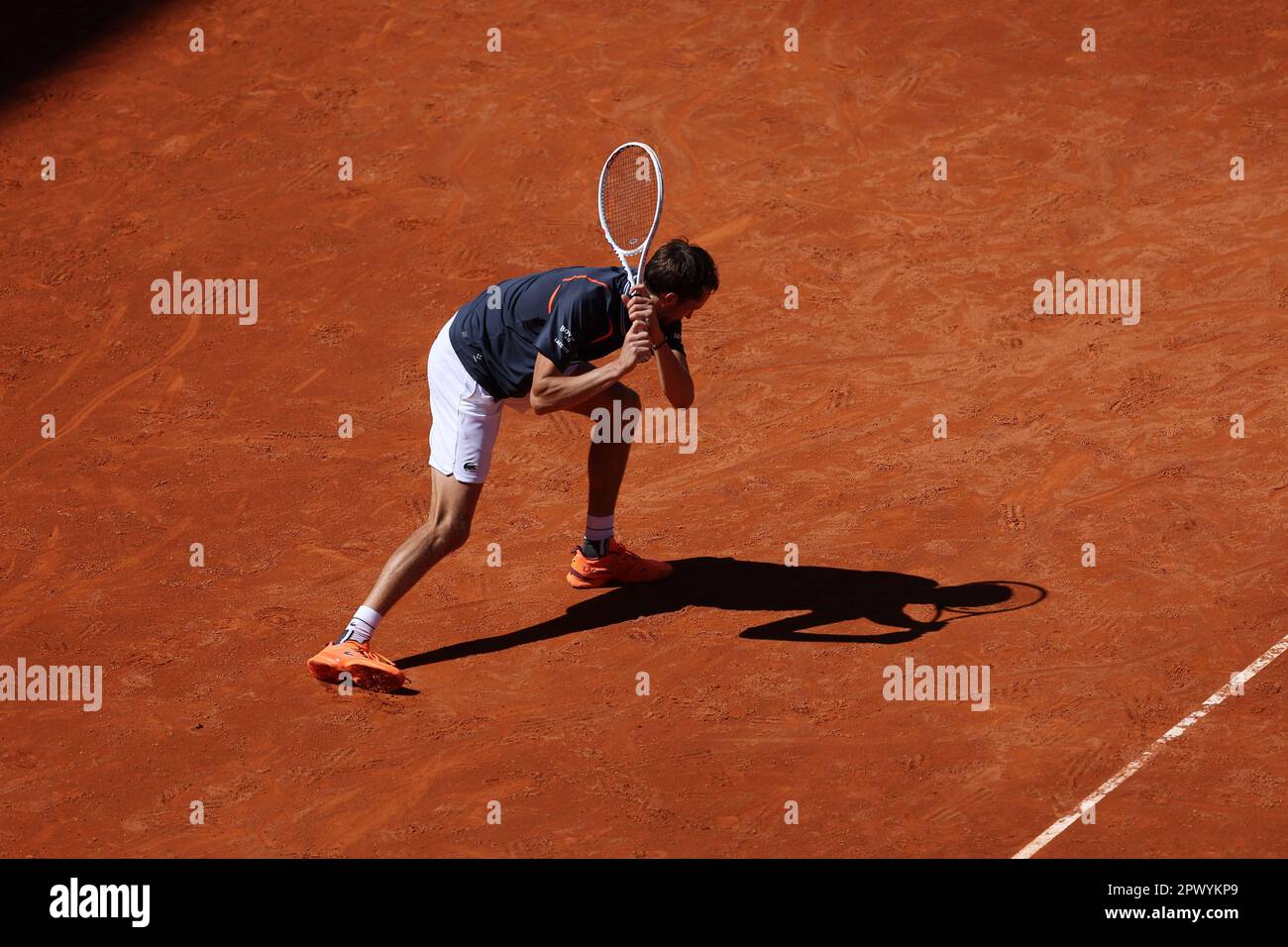 Daniil Medvedev (Rus) en action contre Alexandre Sevchenko (Rus) lors de l'Open de Mutua Madrid 2023, tournoi de tennis Masters 1000 sur 1 mai 2023 à Caja Magica à Madrid, Espagne - photo: Antoine Couvercelle/DPPI/LiveMedia Banque D'Images