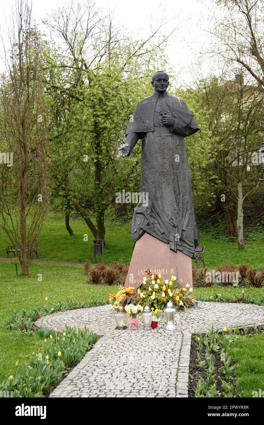 Statue du Pape Jean-Paul II à Wieliczka près de Cracovie, en Pologne Banque D'Images