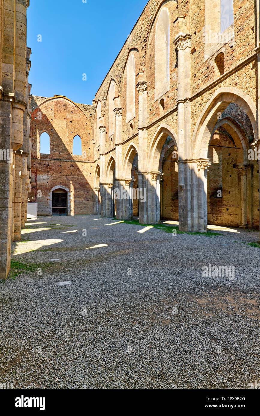 L'abbaye sans toit de Saint Galgano. Sienne Toscane Italie Banque D'Images