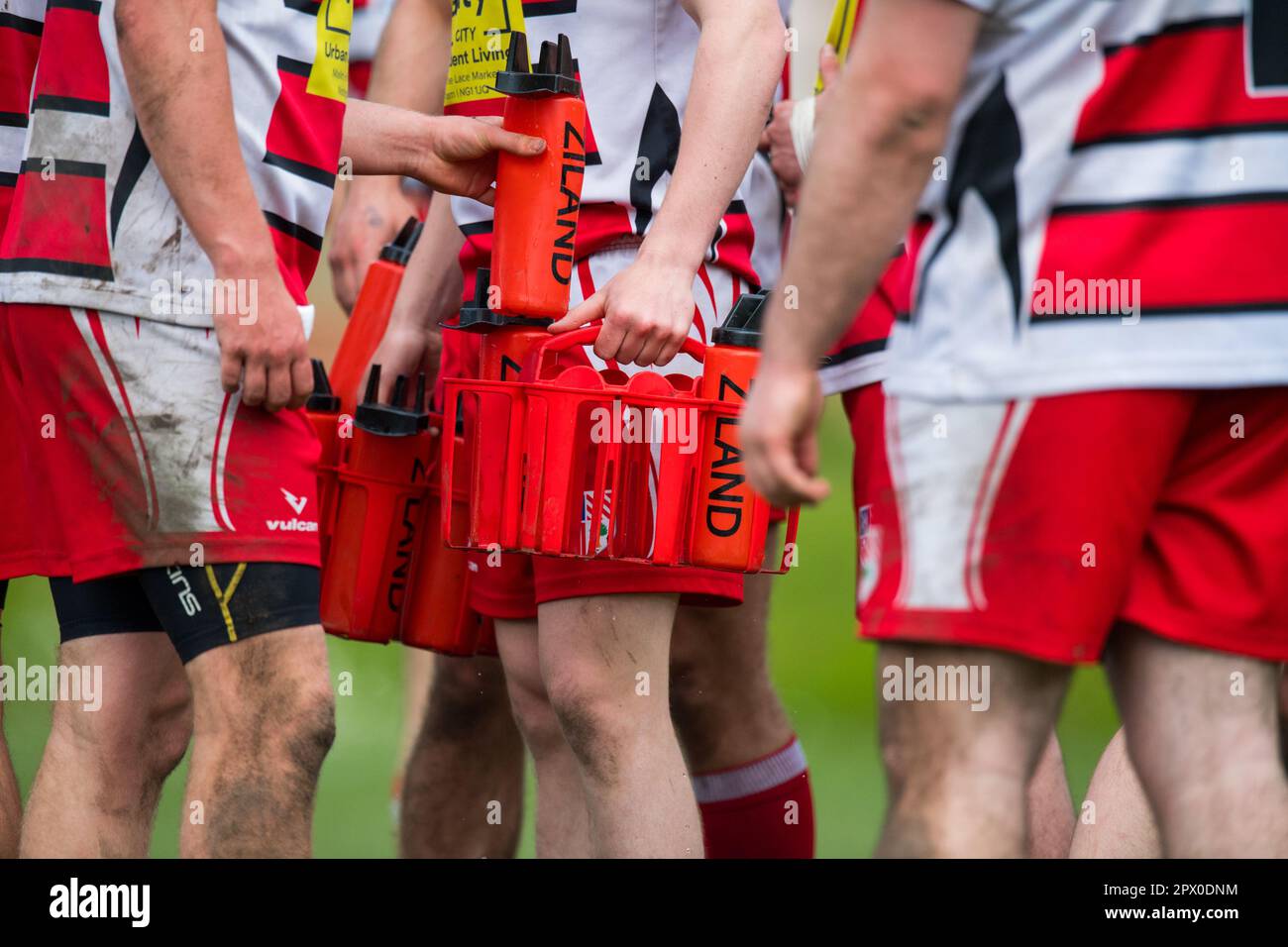 Anglais hommes amateurs Rugby Union joueurs jouant dans un match de ligue. Banque D'Images