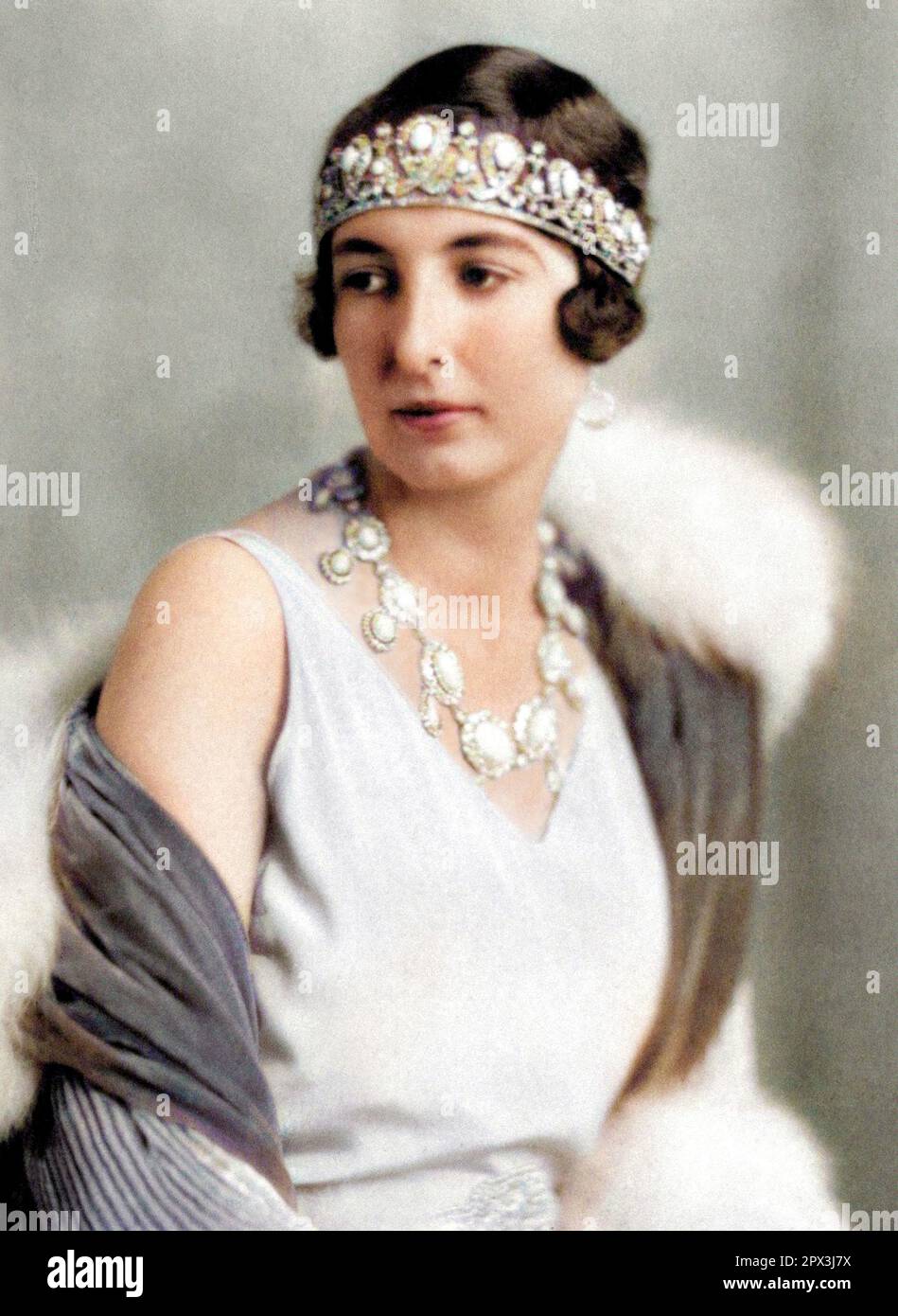 1929 CA , Roma , ITALIE : la princesse française Françoise d'ORLÉANS de GRÈCE et DU DANEMARK ( 1902 - 1953 ), fille du duc Jean d'Orléans duc de guise ( 1874 - 1940 ) et princesse Isabelle d'Orléans ( 1878 - 1961 ). Marié, à Palerme ( Italie ), le 11 février 1929 avec le prince Christopher de Grèce et du Danemark ( 1888 - 1940 ), fils du roi George I de Grèce et de la reine Olga Constantinovna de Russie ( 1851 - 1926 ). Le couple n'avait qu'un seul fils : le prince Michael de Grèce et du Danemark ( né en 1939 , marié en 1965 à Marina Karella ). Photo d'EVA BARRETT ( 1879 - 1950 ). COLORISÉ NUMÉRIQUEMENT . - Banque D'Images