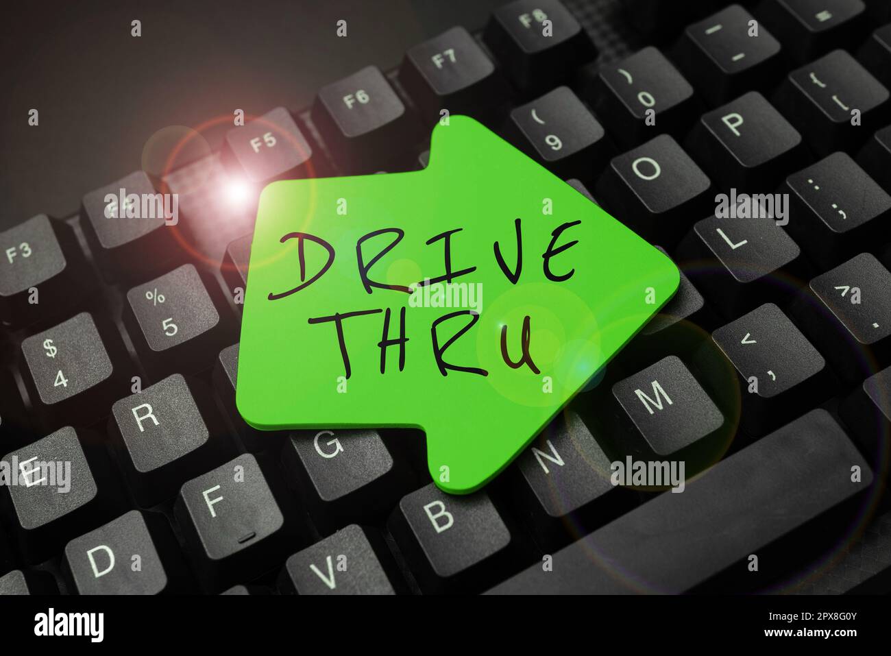 Texte d'écriture drive-in, lieu de présentation d'affaires où vous pouvez obtenir le type de service en conduisant Banque D'Images