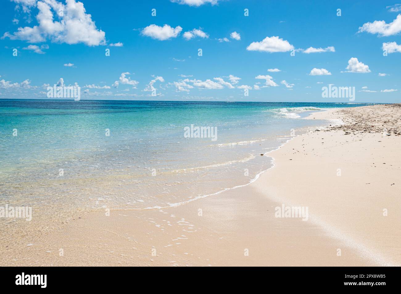 Plage tropicale de sable blanc, Seychelles. Banque D'Images