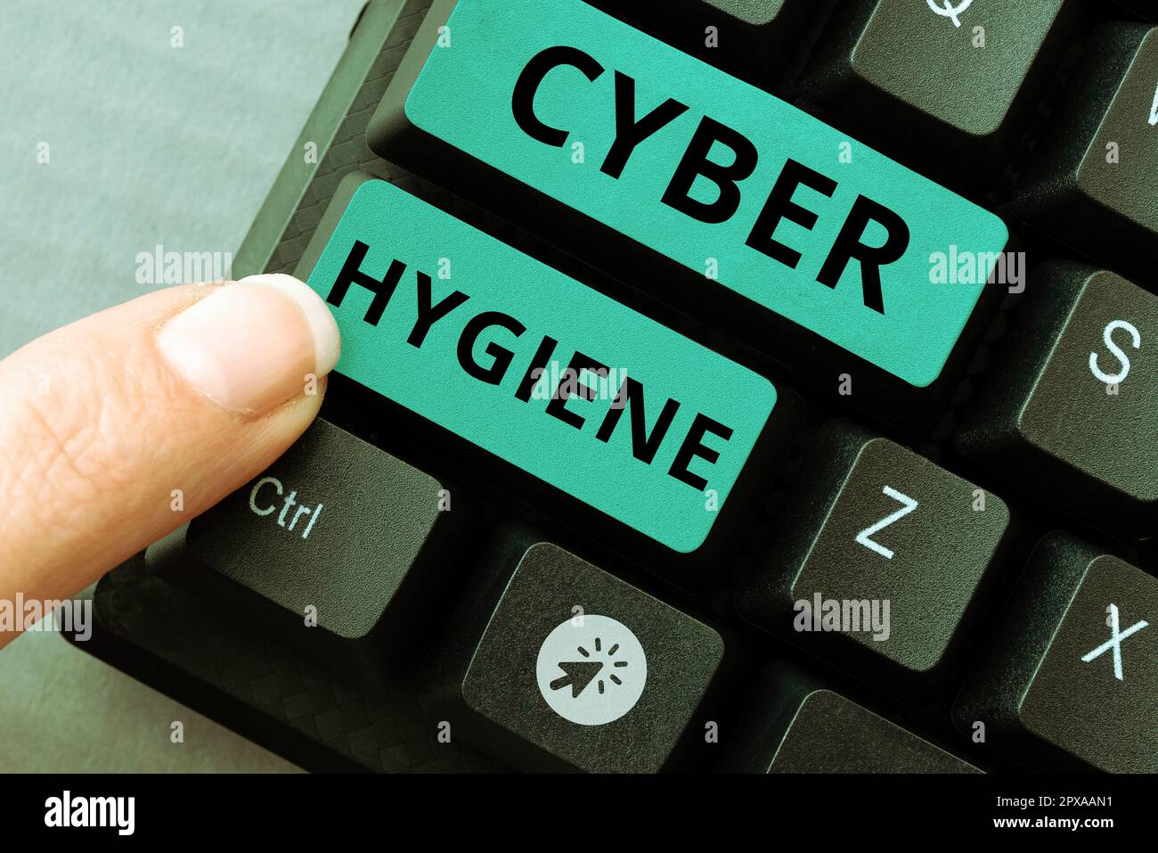 Affiche montrant les étapes de l'approche commerciale de l'hygiène du cyberespace que les utilisateurs d'ordinateurs prennent pour améliorer leur sécurité informatique Banque D'Images