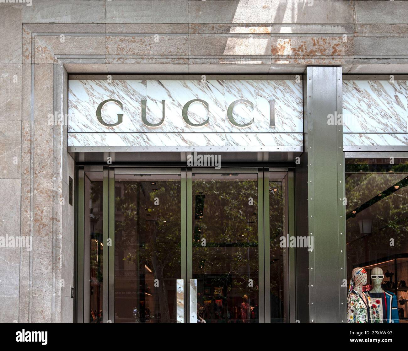 Magasin Gucci dans la rue sur Barcelone. Banque D'Images