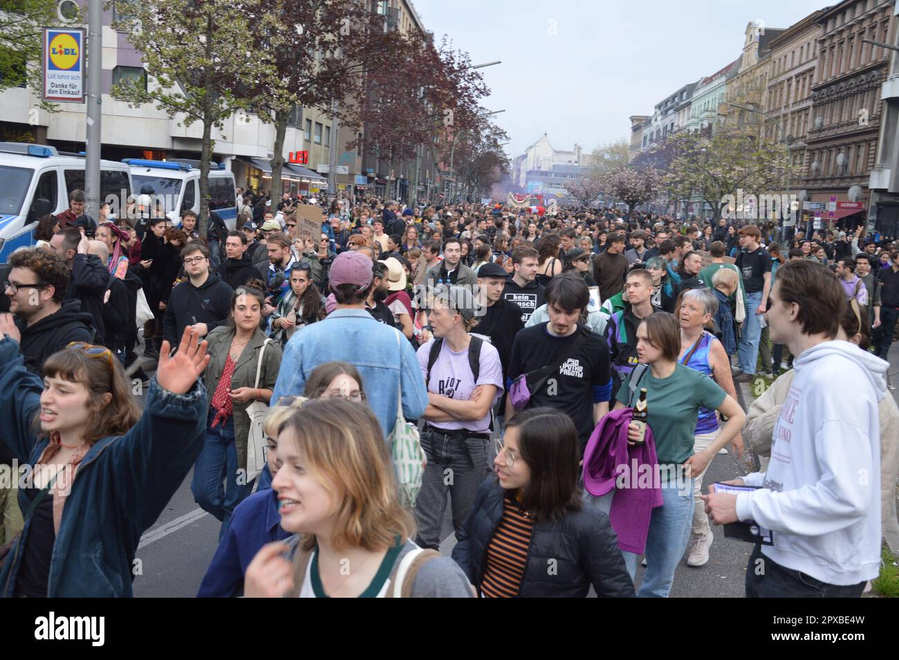 Berlin, Allemagne - 1 mai 2023 - Kreuzberg - Revolutionary 1 May Demonstration. (Markku Rainer Peltonen) Banque D'Images