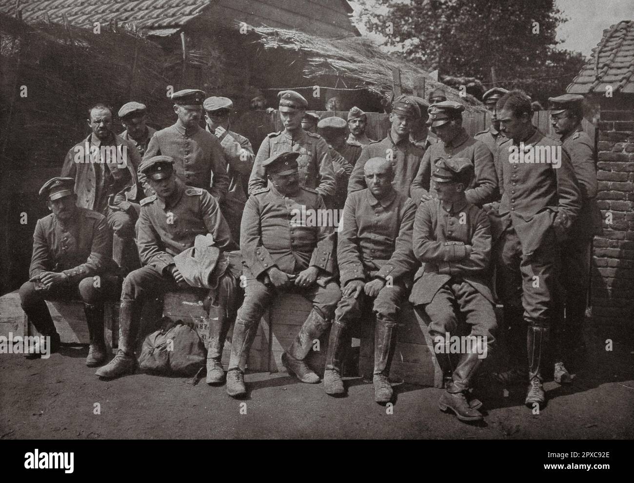 Première Guerre mondiale Après la bataille. 1914 officiers allemands capturés. Banque D'Images