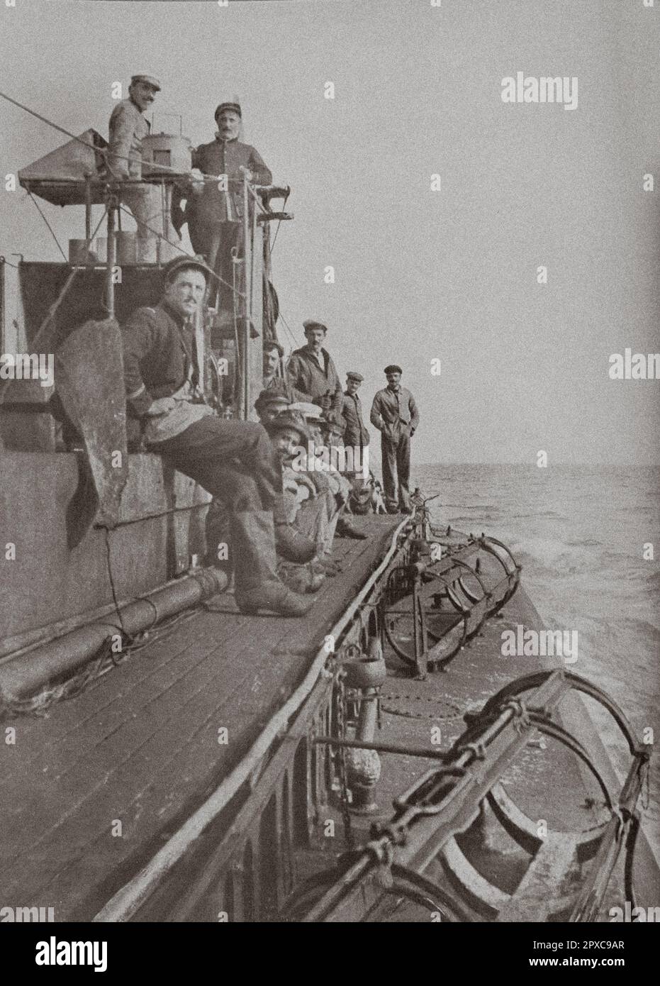 Première Guerre mondiale Sous-marin français 'Papin' sur la côte dalmate. Septembre 1915 Banque D'Images