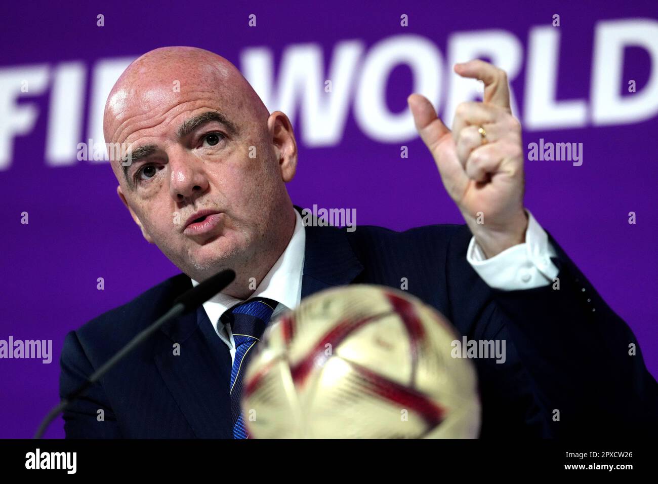Photo du dossier datée du 16-12-2022 du président de la FIFA, Gianni Infantino. Gianni Infantino affirme que la FIFA sera « forcée de ne pas diffuser » la coupe du monde des femmes de cet été dans les cinq grands pays européens si les agences de presse ne s’améliorent pas sur les offres « décevantes » et « inacceptables ». Date de publication : mardi 2 mai 2023. Banque D'Images
