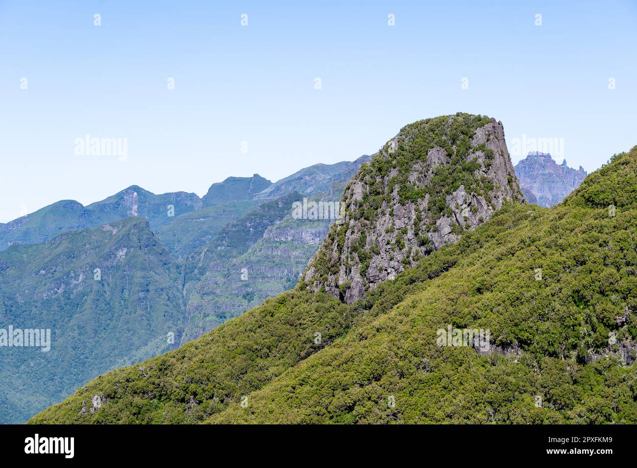Vue sur la montagne Pico Arieiro dans l'île de Madère, Portugal Banque D'Images