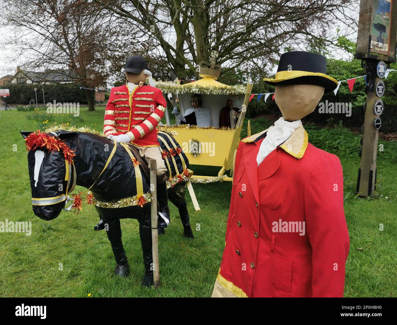 Les nuls et les modèles représentant le couronnement du roi Charles et