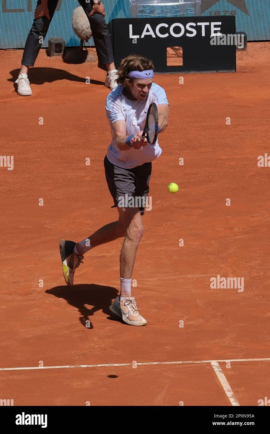 Madrid, Espagne. 02nd mai 2023. Andrey Rublev, de Russie, joue contre Karen Jachanov, d'Arménie, le neuvième jour de l'Open de Mutua Madrid à la Caja Magica à Madrid. Crédit : SOPA Images Limited/Alamy Live News Banque D'Images