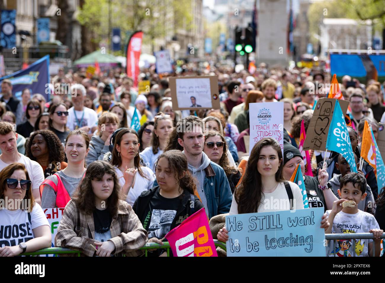 Londres, Royaume-Uni. 02nd mai 2023. Londres 2nd mai 2023 rassemblement de protestation du Syndicat national de l'éducation à Whitehall Londres Royaume-Uni crédit: Ian Davidson/Alay Live News Banque D'Images