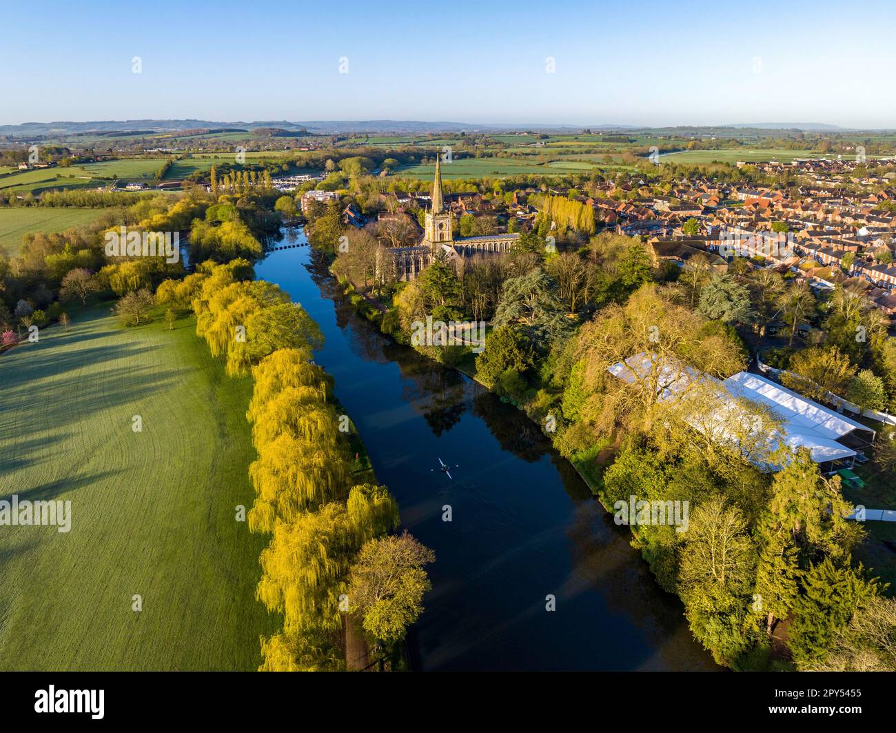 Église Sainte-Trinité, près de la rivière Avon, Stratford-upon-Avon, Warwickshire, Angleterre, Royaume-Uni Banque D'Images