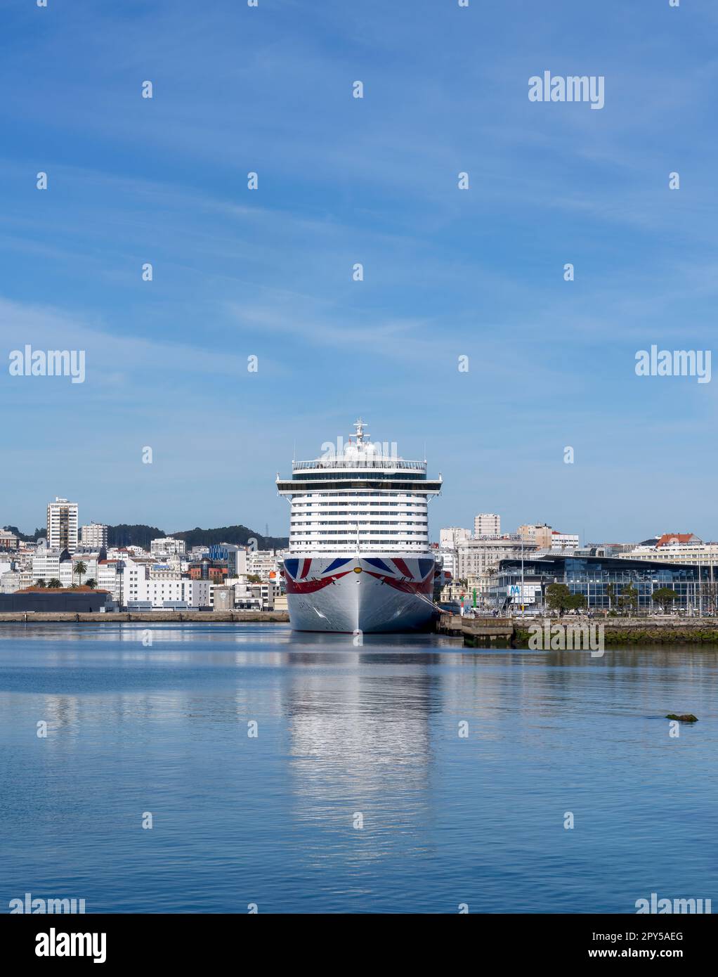 Le Modèle D'un Très Grand Navire De Police Marine De 56 Cm