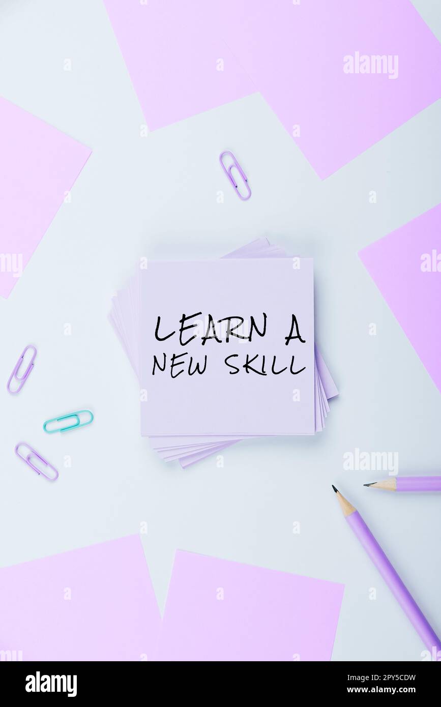 Texte montrant l'inspiration Apprenez Une nouvelle compétence. Connaissance de l'acquisition de concept d'affaires par l'expérience d'étude étant enseignée Banque D'Images