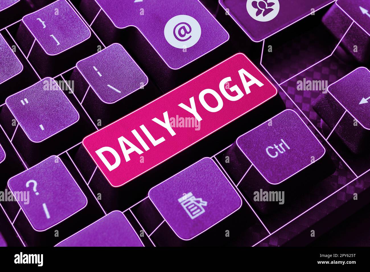 Écriture affichage du texte Daily Yoga. Mot pour une série d'entraînements de yoga pour entraîner différentes parties de votre corps Banque D'Images