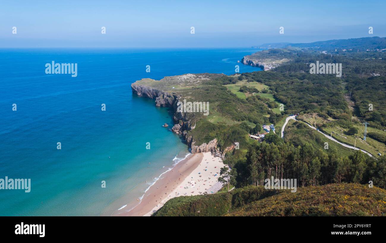 Vue panoramique sur Playa de Andrin depuis Mirador de la Boriza, Asturies, Espagne Banque D'Images