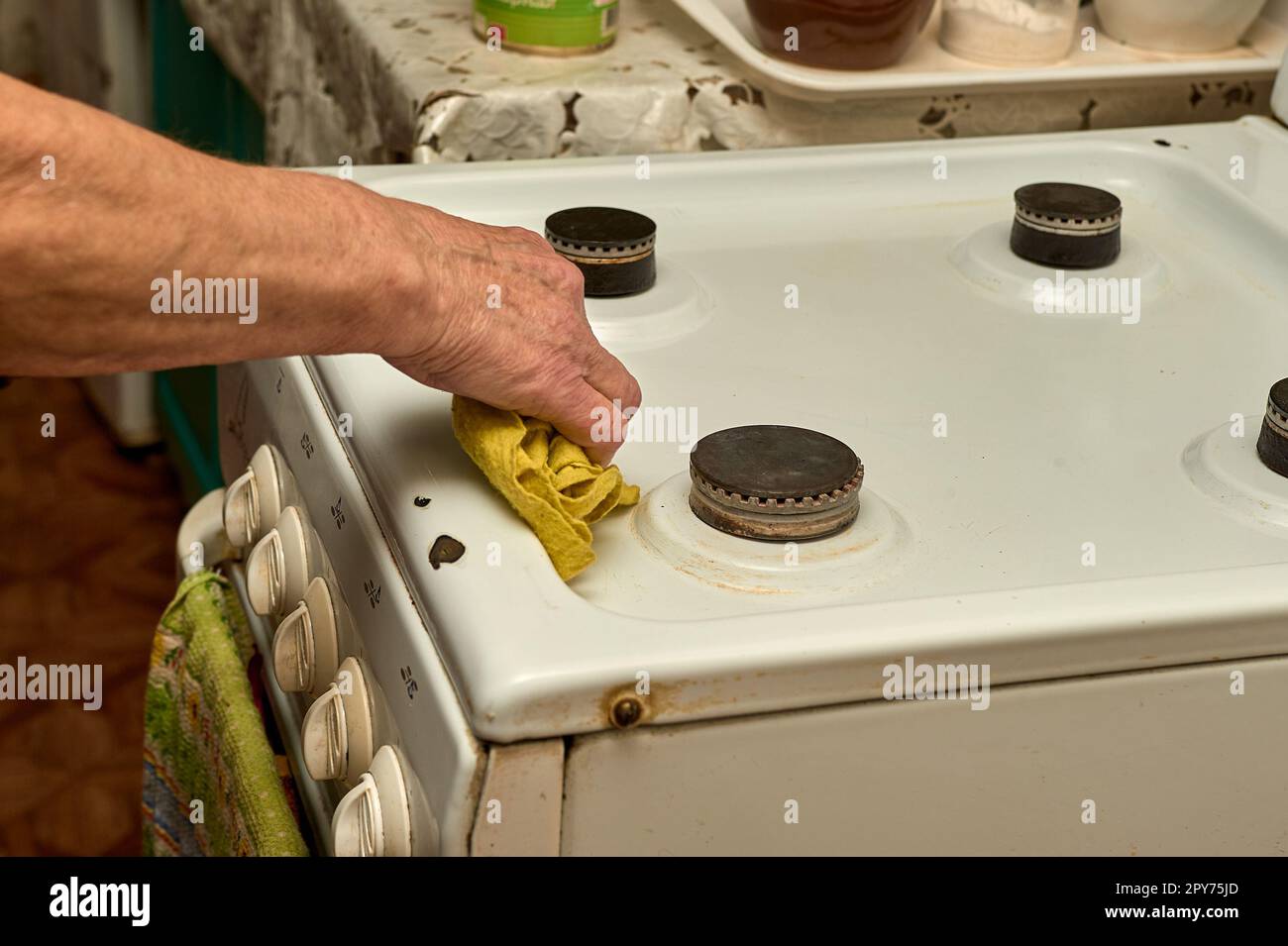 nettoyage à l'eau du poêle à gaz Banque D'Images