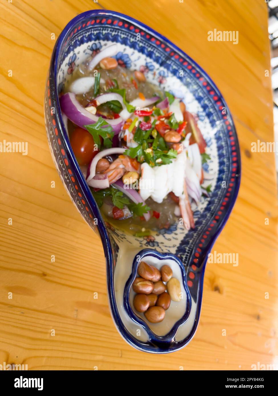 Menu de salades de nouilles thaïlandaises épicées Banque D'Images