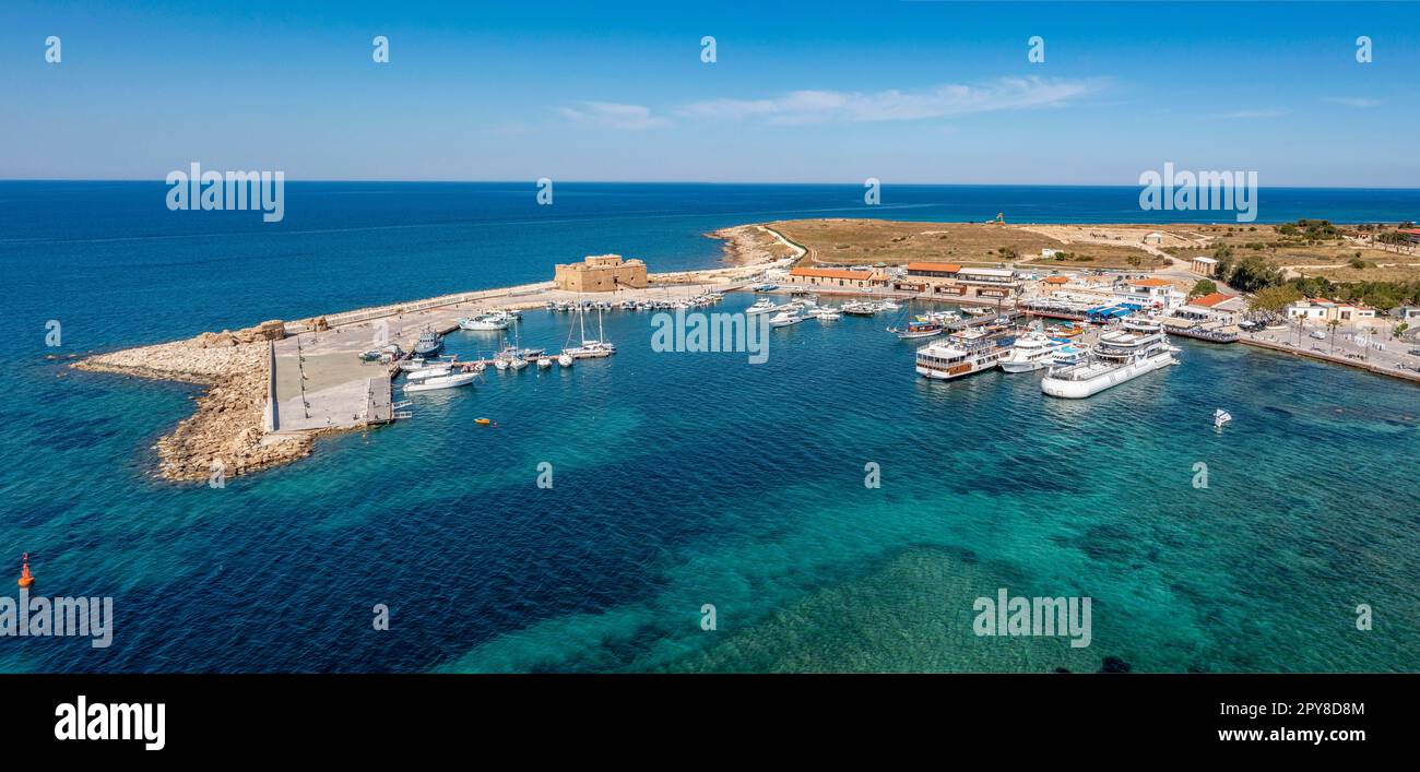 Vue aérienne du château de Paphos et du port, République de Chypre Banque D'Images