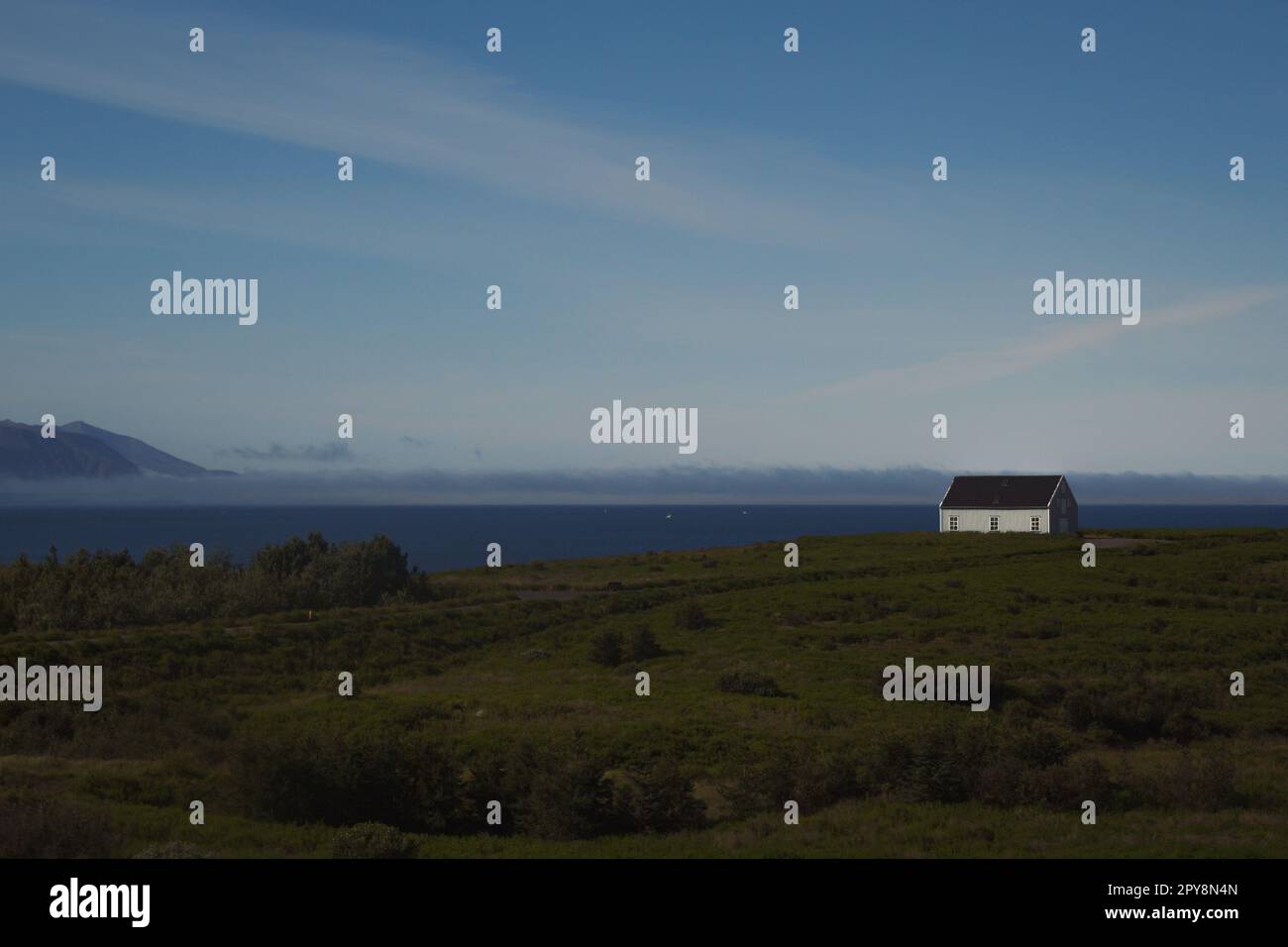 Maison solitaire sur colline paysage photo Banque D'Images