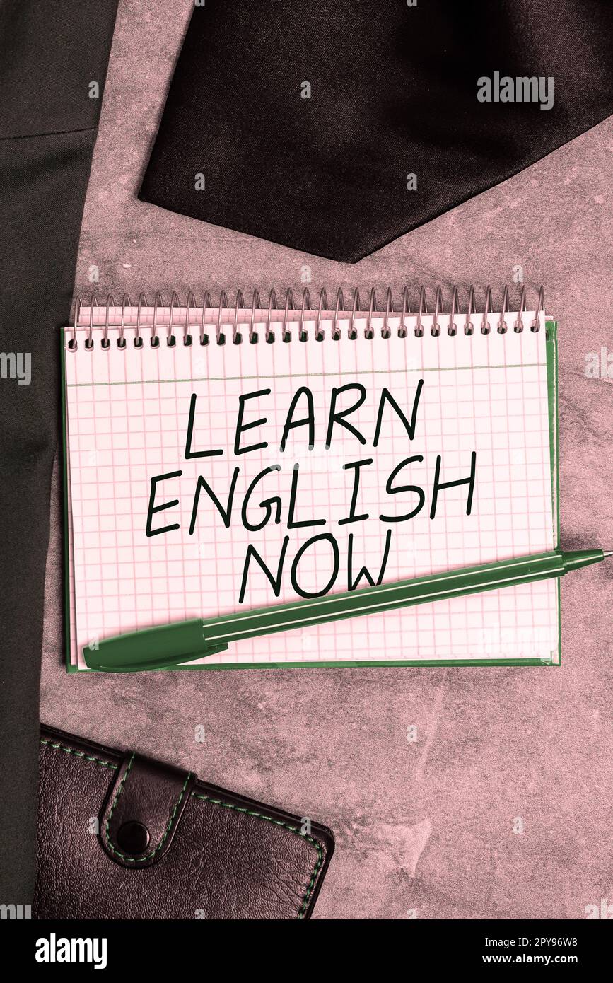 Légende conceptuelle apprendre l'anglais maintenant. Approche commerciale acquérir ou acquérir des connaissances et des compétences en anglais Banque D'Images