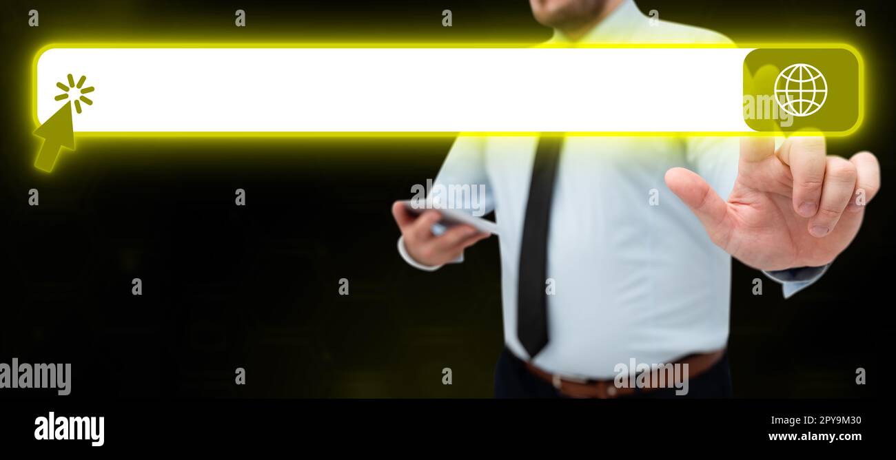 Homme dans la chemise de bureau satinding et tenant le téléphone portable. Homme d'affaires appuyant sur le bouton virtuel avec son doigt. Déverrouiller, allumer. Lueur colorée futuriste. Banque D'Images