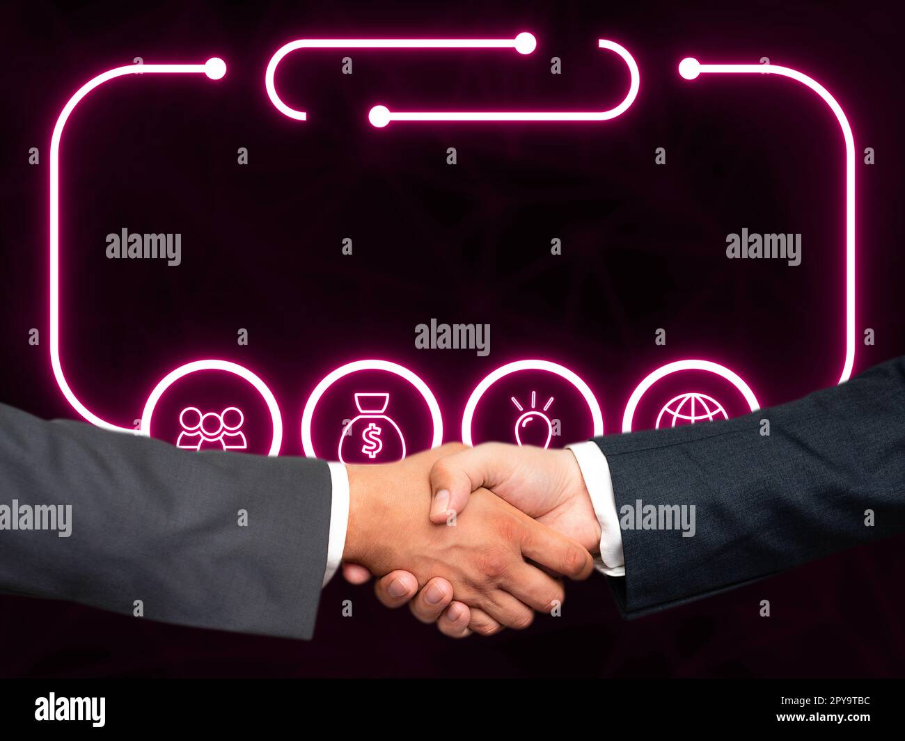 Deux hommes en costumes serrant la main dans le fond de style futuriste avant avec lueur colorée. Les nouvelles technologies numériques du futur. La poignée de main représente un accord. Banque D'Images
