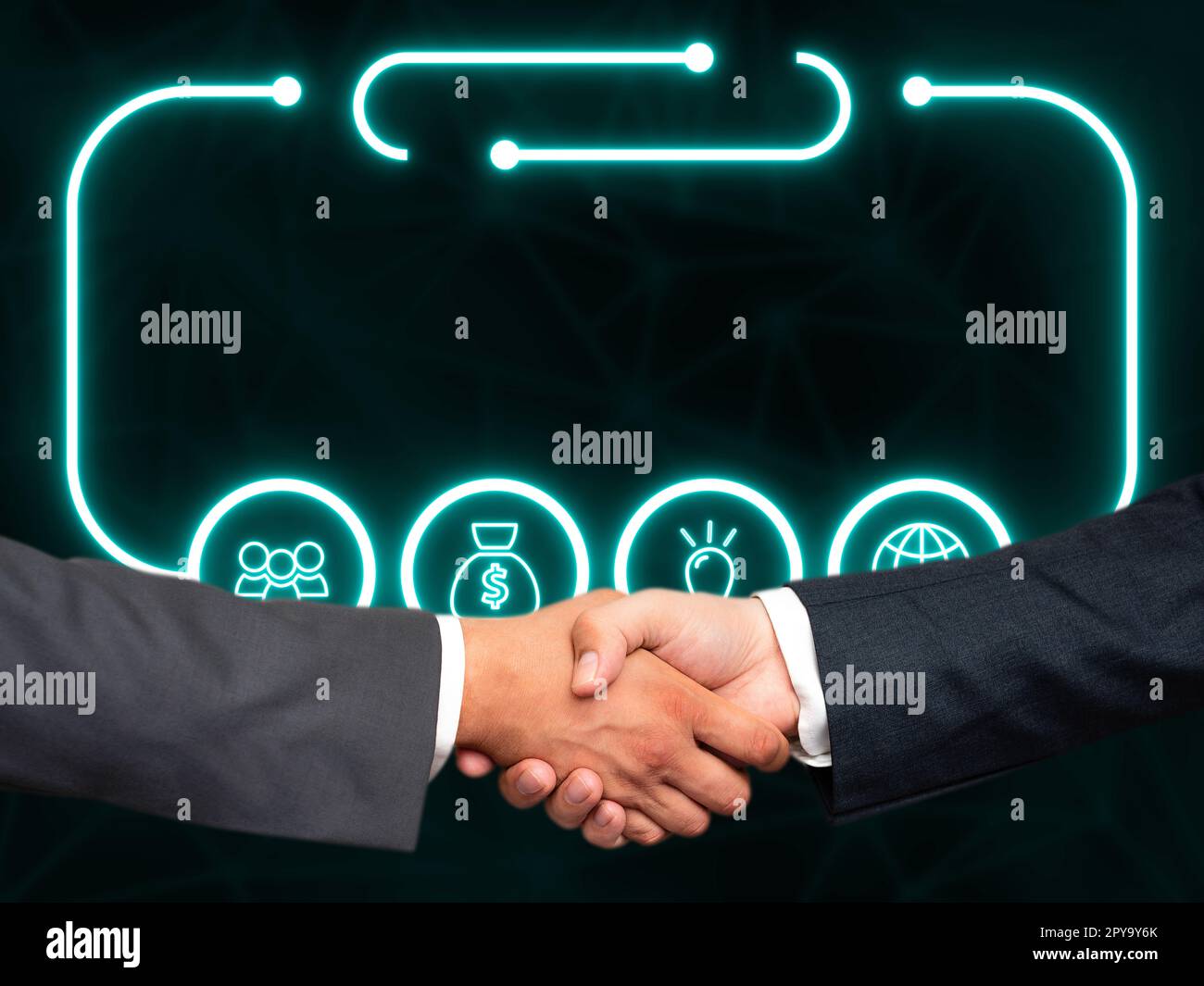 Deux hommes en costumes serrant la main dans le fond de style futuriste avant avec lueur colorée. Les nouvelles technologies numériques du futur. La poignée de main représente un accord. Banque D'Images