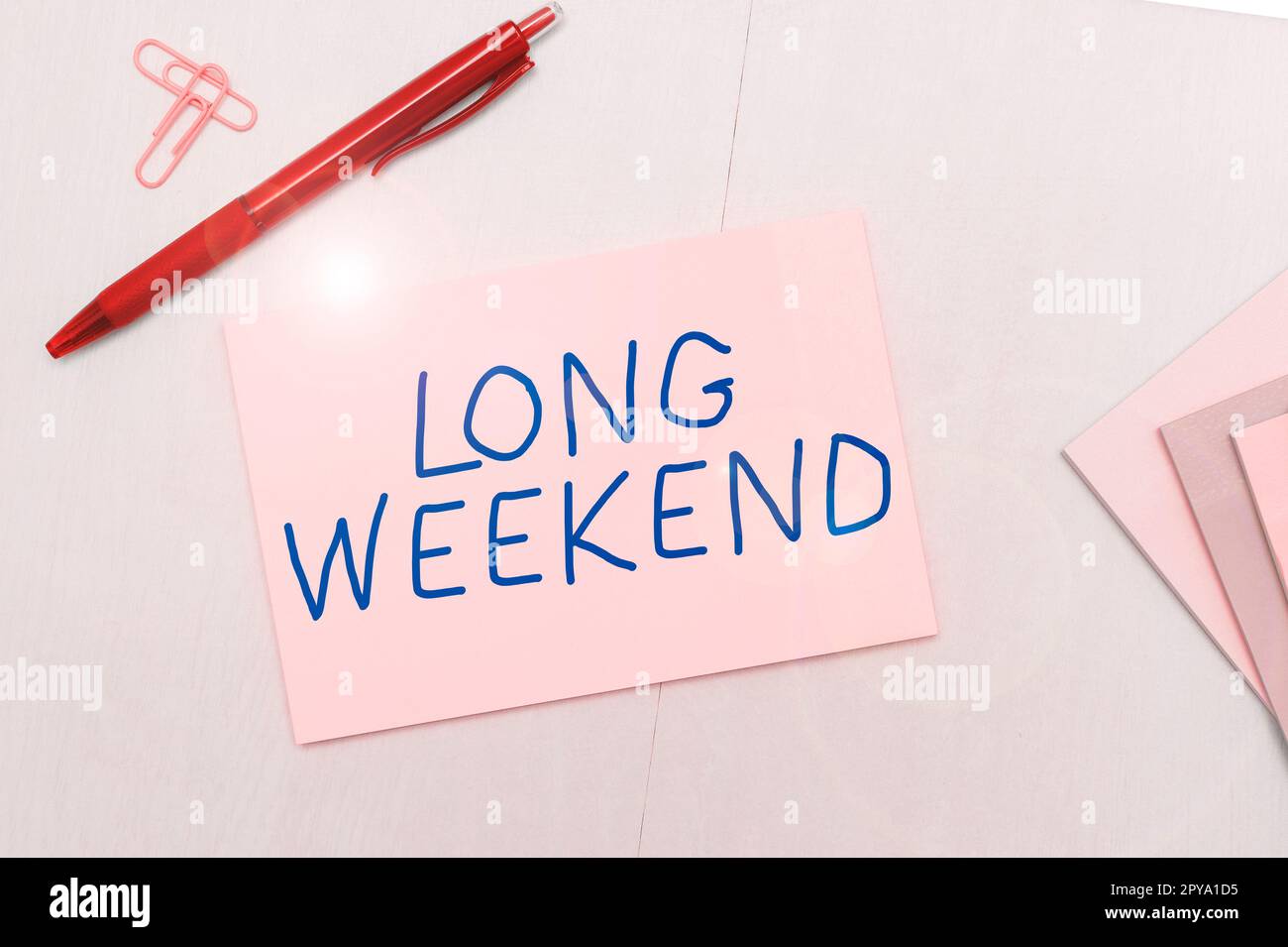 Texte d'écriture long week-end. Concept Internet vacances prolongées saison des vacances détente temps de loisirs Banque D'Images