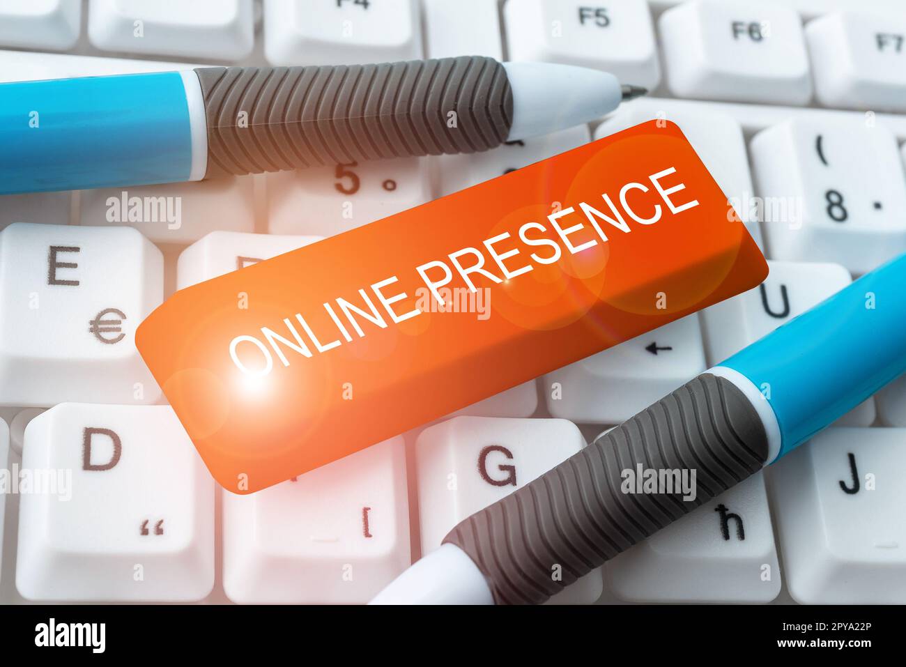 Affichage conceptuel présence en ligne. Mot pour l'existence de quelqu'un qui peut être trouvé par une recherche en ligne Banque D'Images