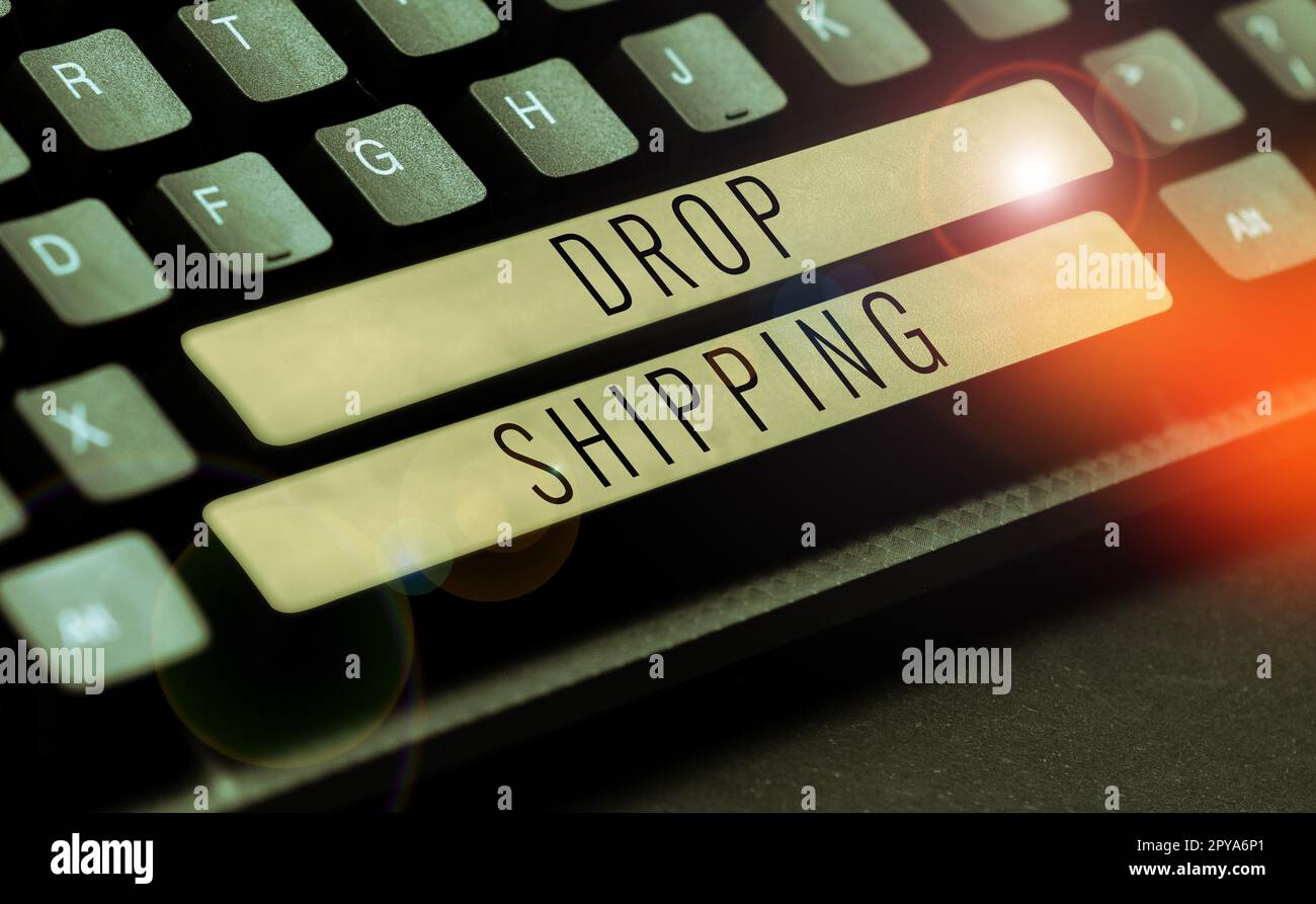 Livraison de l'affiche manuscrite. Concept signifie envoyer des marchandises d'un fabricant directement à un client plutôt qu'au détaillant Banque D'Images