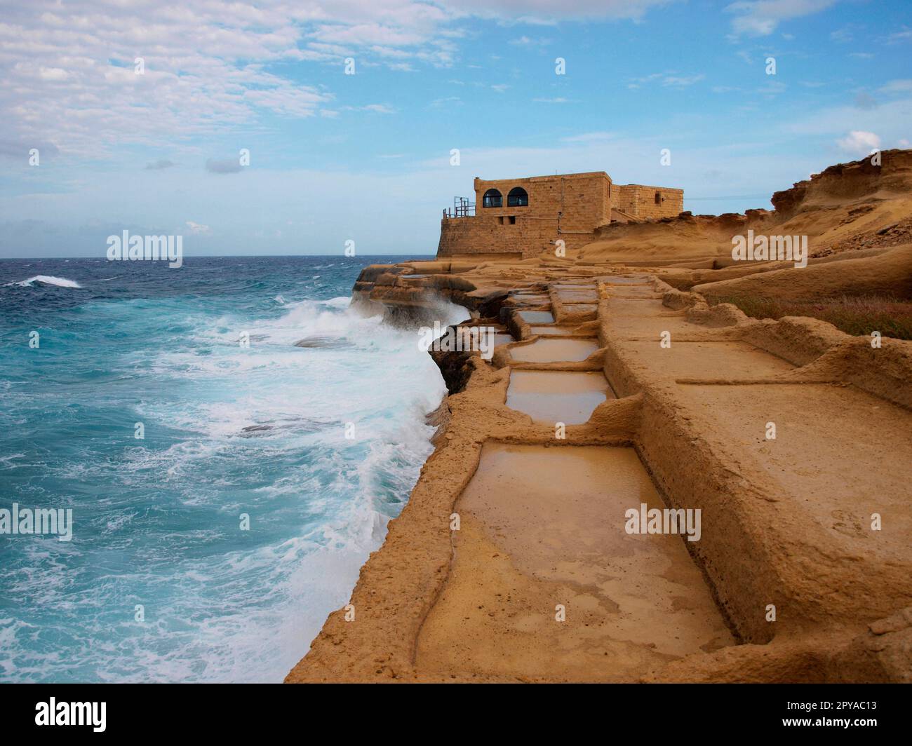 Salines historiques, baie de Xwejni, Gozo, Malte Banque D'Images