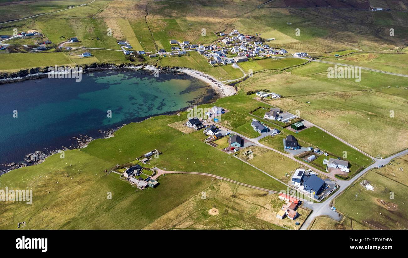 Village de Hoswick , Sandwick, Shetland pris par Drone Banque D'Images
